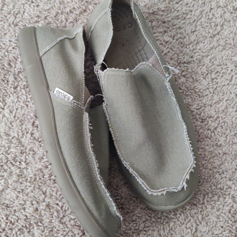Men's Crocs -Santa Cruz sz 10